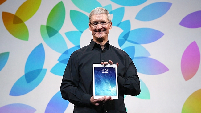 Ttim Cook presenta il nuovo Apple iPad Air